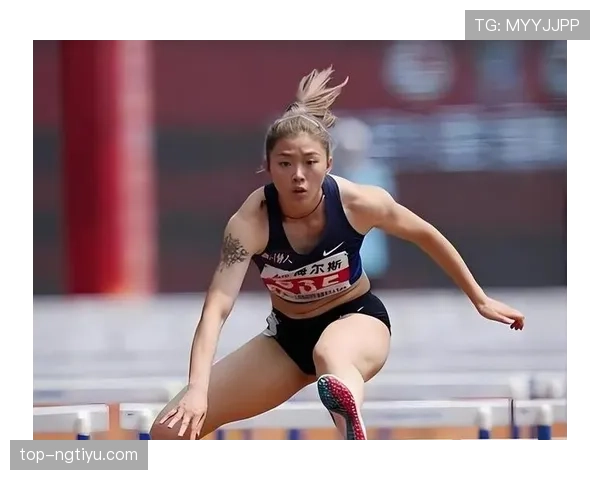 吴艳妮这训练强度，凌晨四点健身房打卡是认真的？
